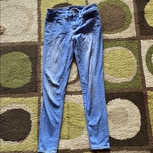 American eagle light blue jeans
